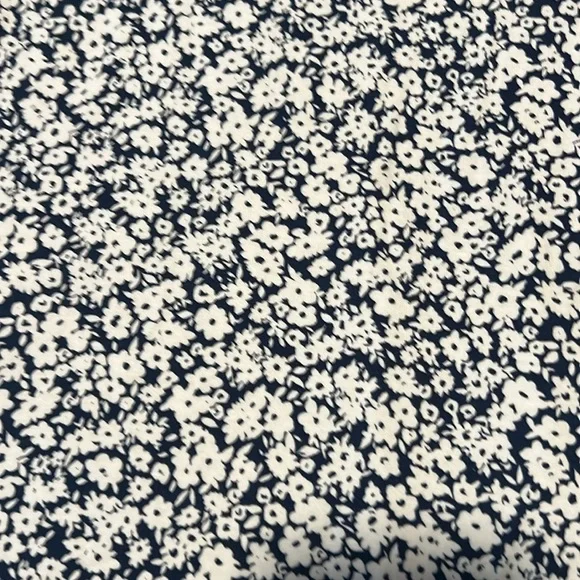 Old navy floral top. New size XL super soft and stretchy. Blue and white. - Picture 2 of 4